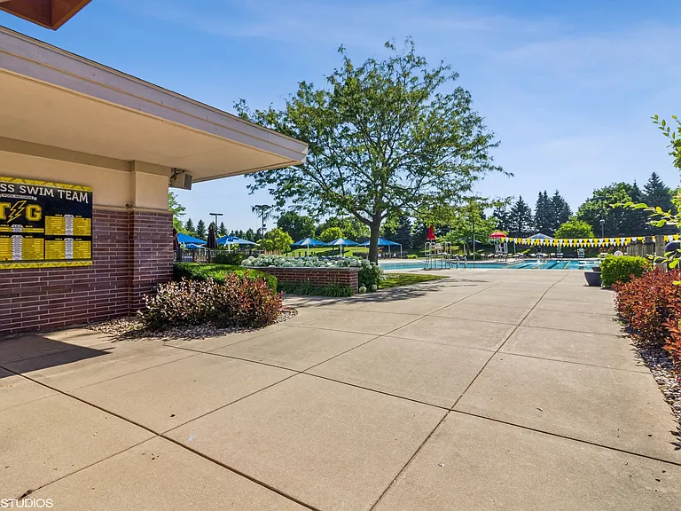 3304 Rollingridge Rd — Photo 40