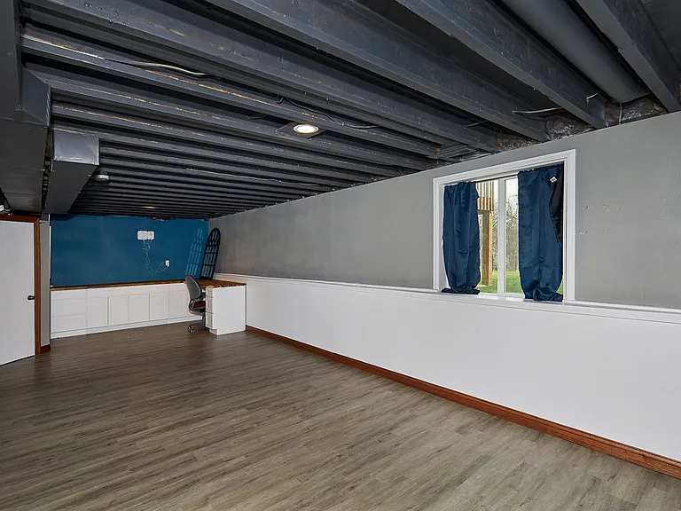 2109 Ammann Dr — Photo 23