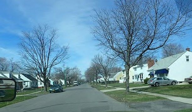 2nd image of 305 Westbrook Dr