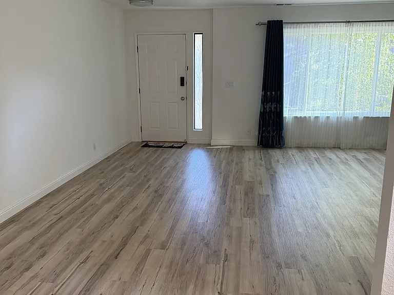 20600 Waterford Pl — Photo 4