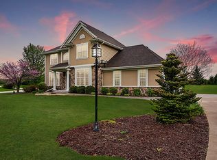 3821 Ridgeview Ct, Colgate, WI 53017