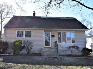 371 Hawthorne St, Keyport, NJ 07735