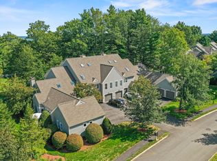 29 Hawthorne Village Rd, Nashua, NH 03062