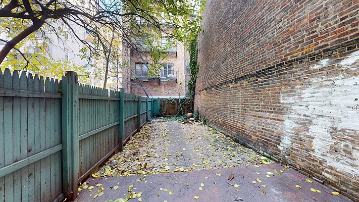 Rented by Bond New York | media 9