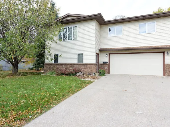 2903 18th St S, Fargo, ND 58103