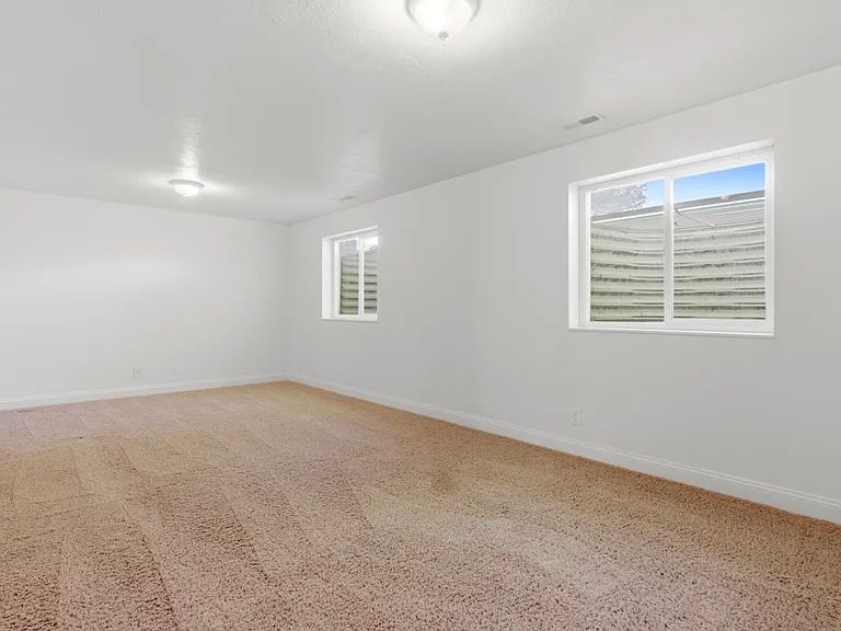 2191 S 550 W — Photo 12