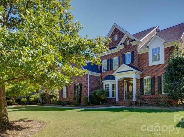 13700 Glen Abbey Dr, Charlotte, NC 28278