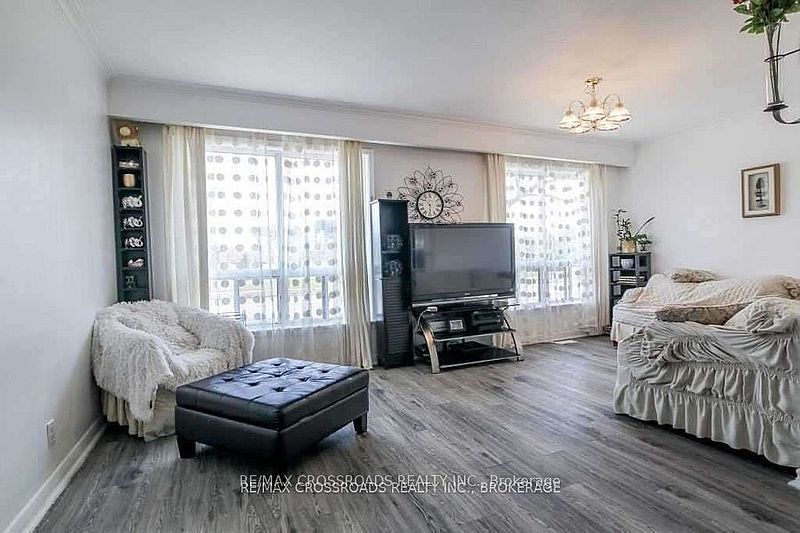 Toronto House for rent - 4 Bedrooms — photo 4