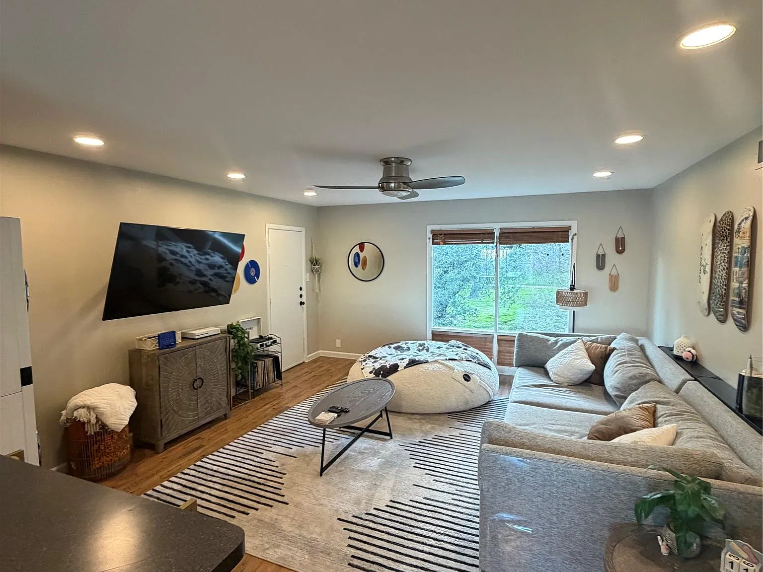 2 bed, 2.0 bath, 995 sqft, $1,900 — Photo 3