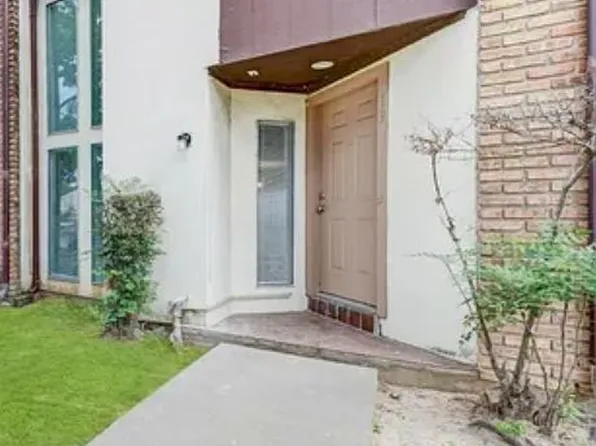 17210 Imperial Valley Dr APT 13, Houston, TX 77060