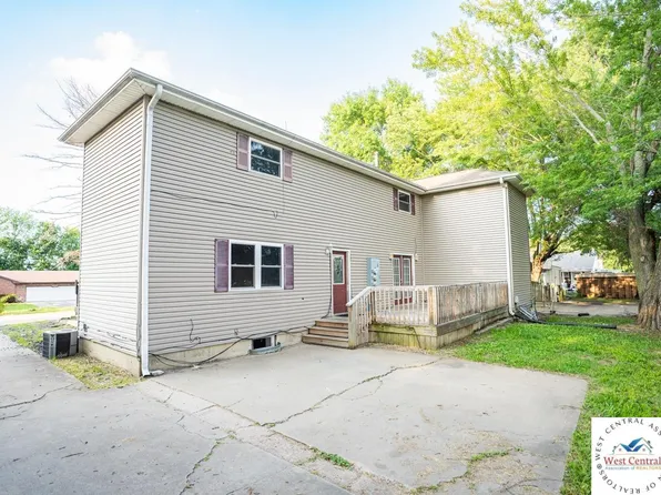 1219 Elm Hills Blvd, Sedalia, MO 65301