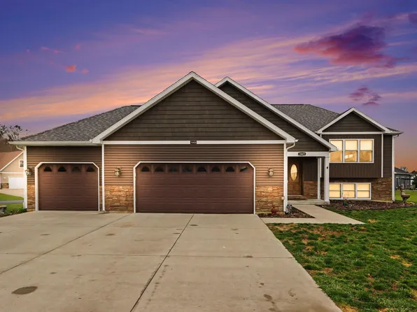 1069 S Stoneridge Dr, Plainwell, MI 49080