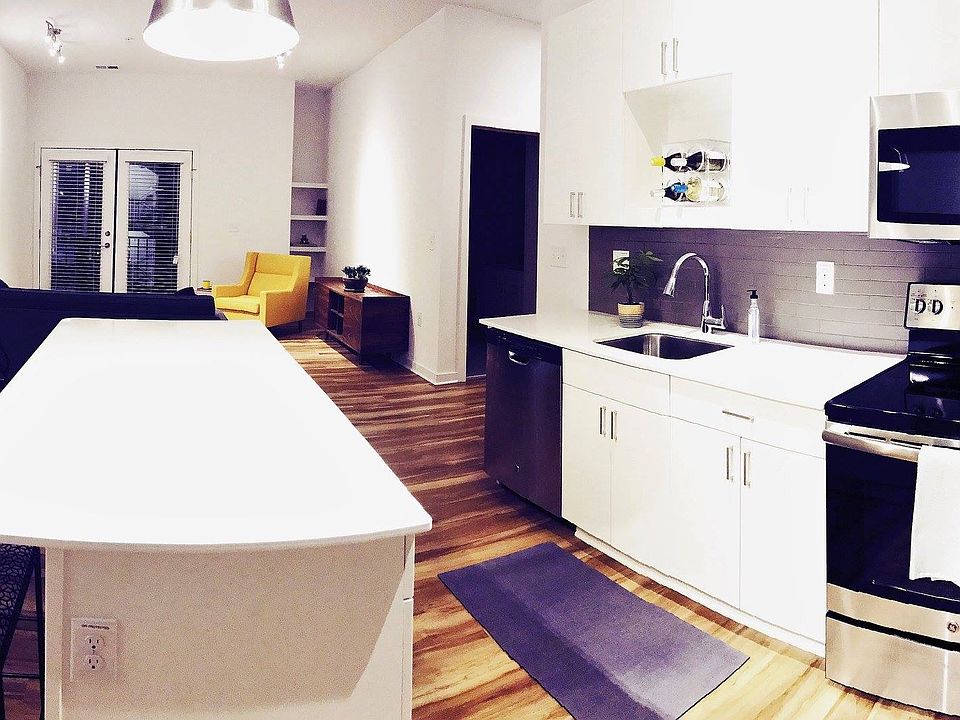 1st image of 144 S 39th St #209
