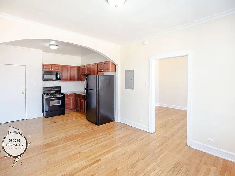 2208 S 57th Ave #10 — Photo 16
