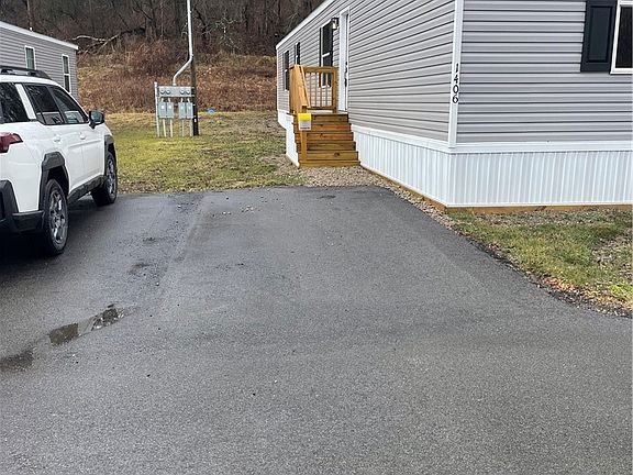 2nd image of 1406 A Hidden Valley Dr