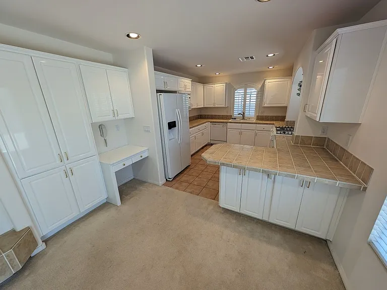 10900 Royal Highlands St — Photo 7