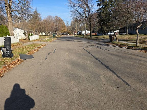 4th image of 4726 Ingham St