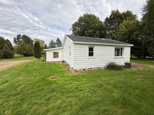 305 Elizabeth St, Albion, MI 49224