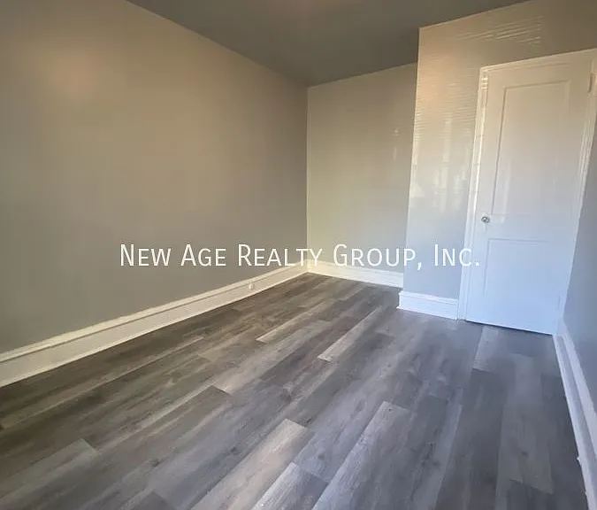 521 S 42nd St #1R — Photo 11