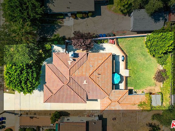 4th image of 2513 Altura Ave