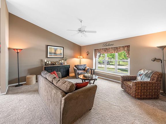 4th image of 326 Woodside Dr