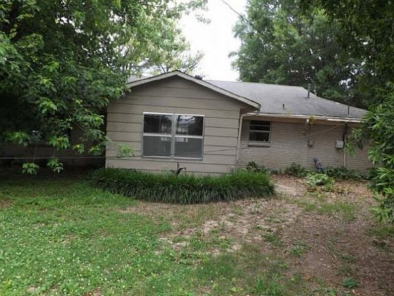 2nd image of 306 Roselawn Dr