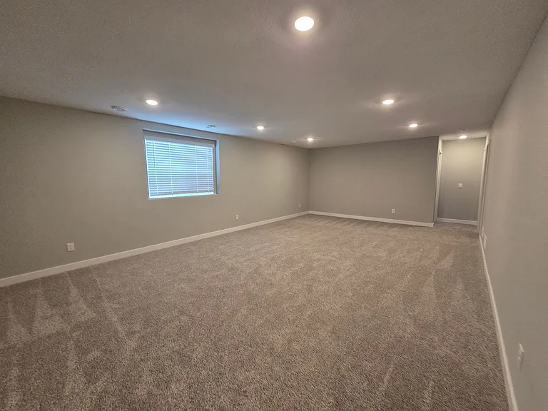 838 Foxglove Ter — Photo 6