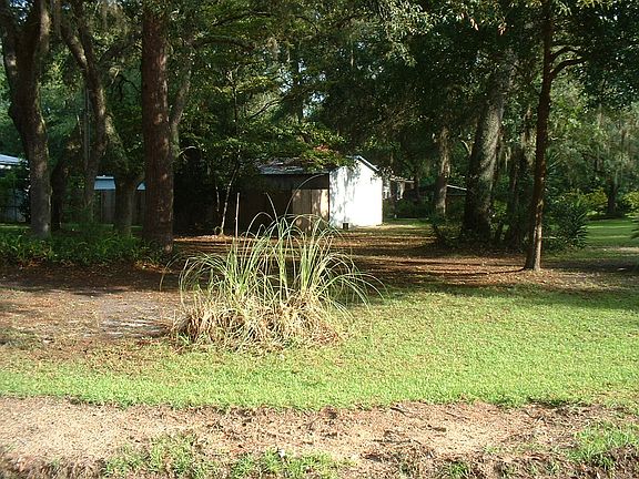 15' x 40' Building/Garage 