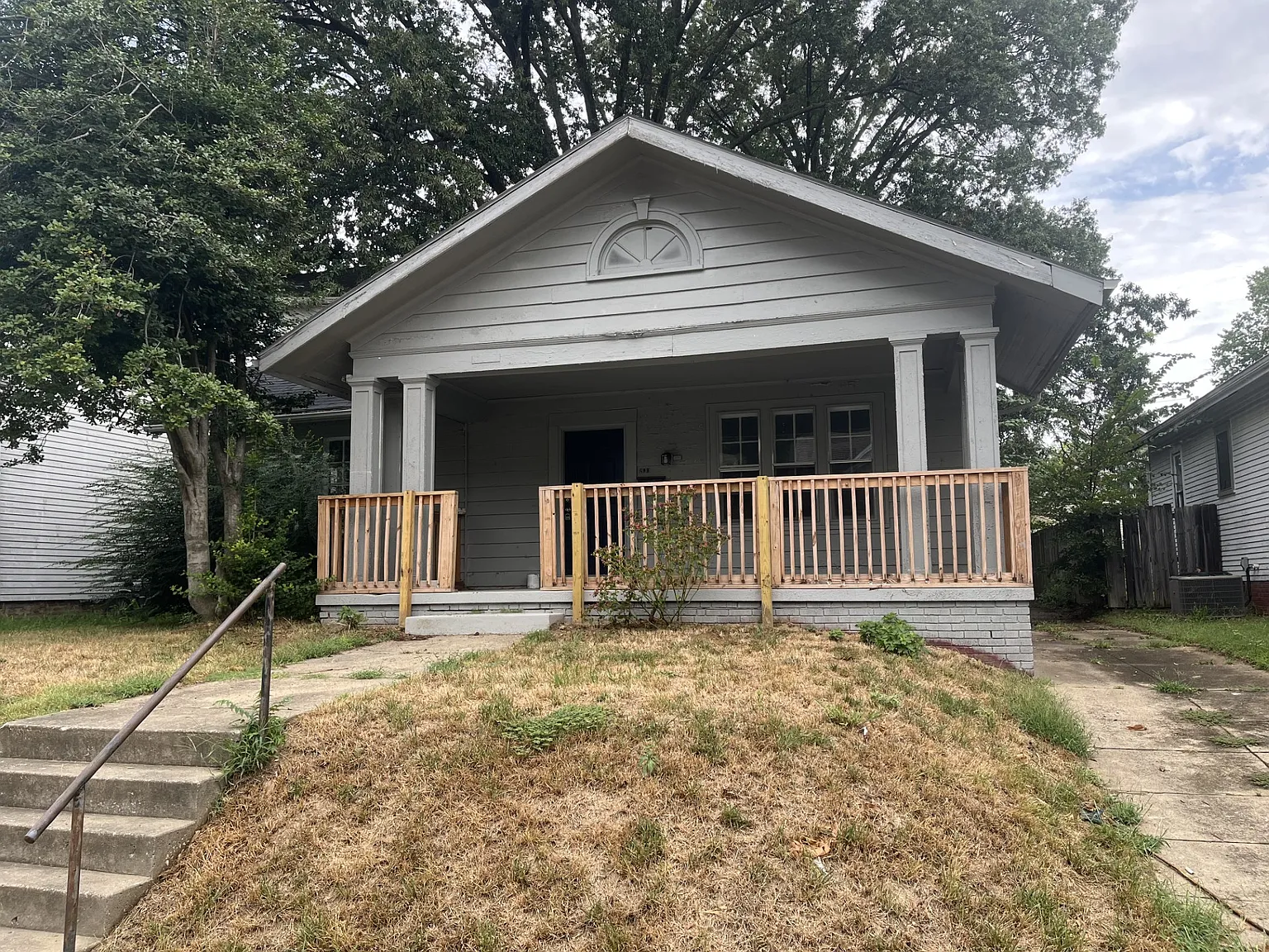 3 bed, $1,100 — Photo 1
