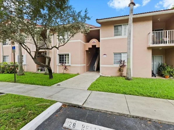 3261 Sabal Palm Mnr APT 206, Hollywood, FL 33024