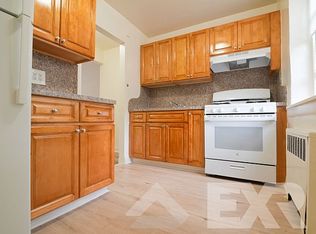 464 Howard Ave #2R, Staten Island, NY 10301