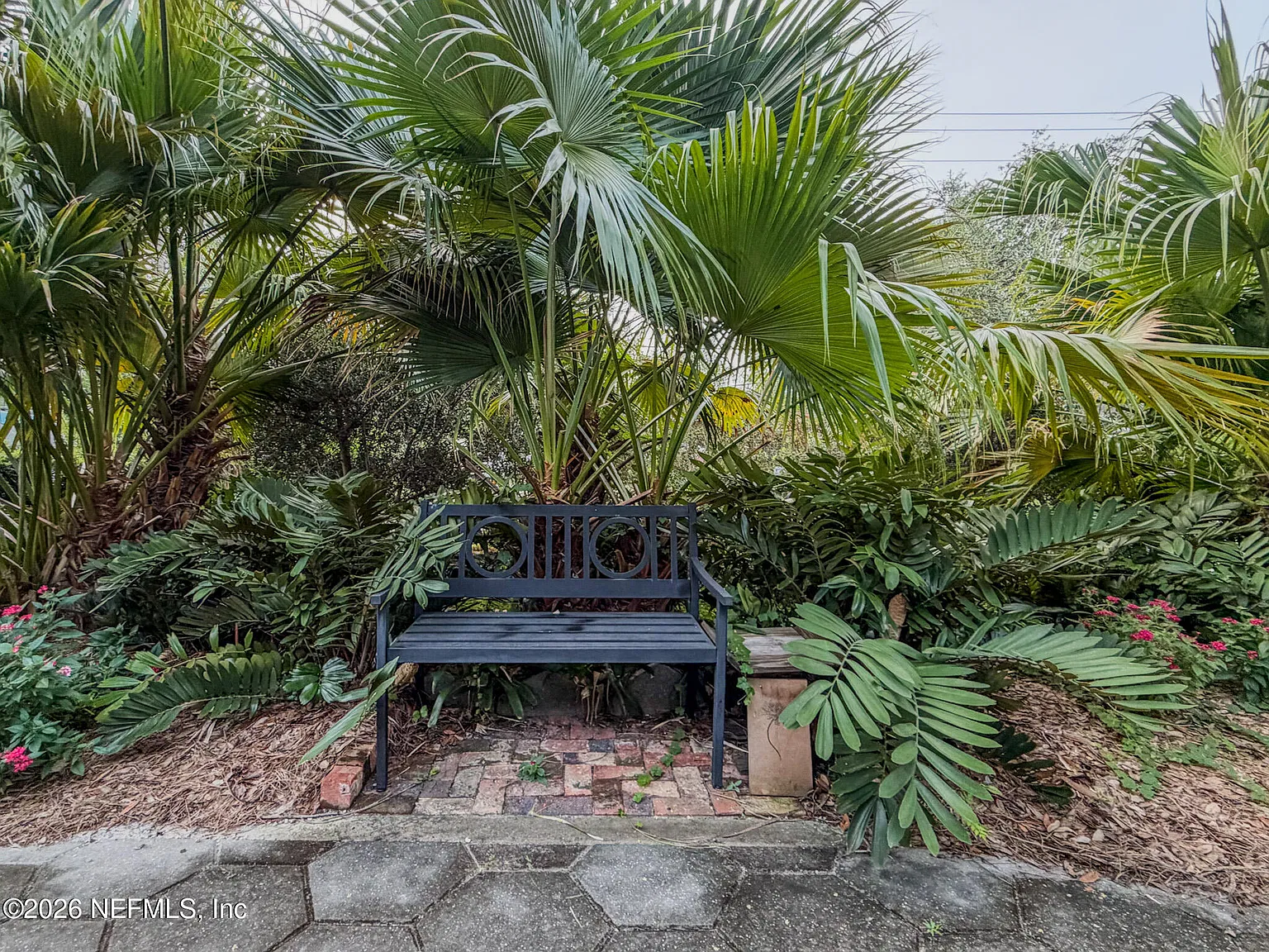 2 bed, 1.0 bath, 1185 sqft, $2,300 — Photo 2
