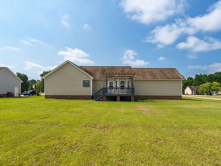 46 Bayberry Ln — Photo 32