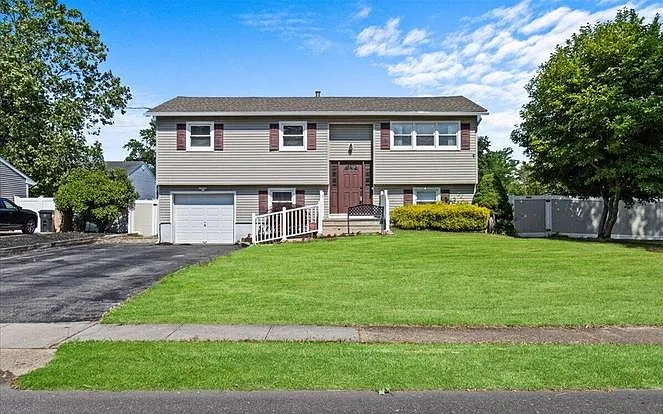 811 Harvey Rd