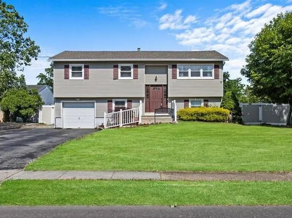 811 Harvey Rd, Toms River, NJ 08753
