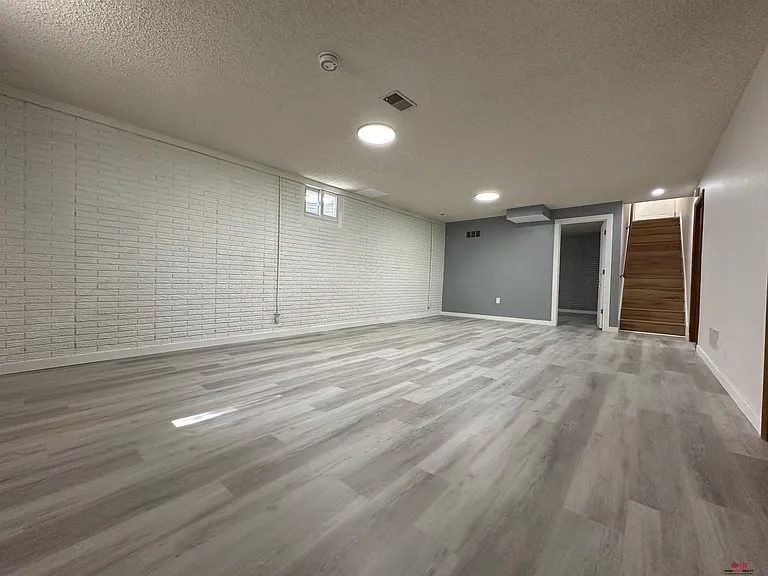 1839 W Arlington Cir — Photo 34