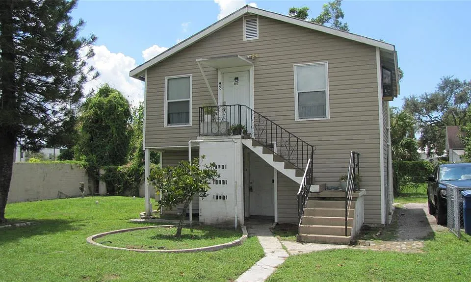 109 E Gladys St #D