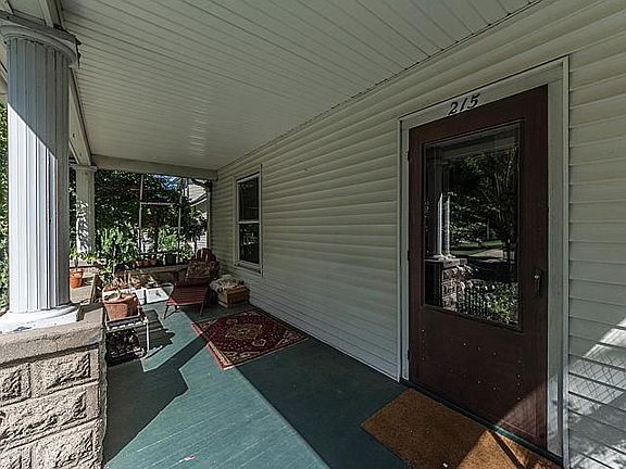 3rd image of 215 E Henry St