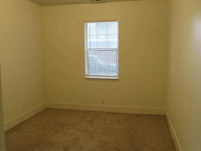 970 Jessamine Trl — Photo 7
