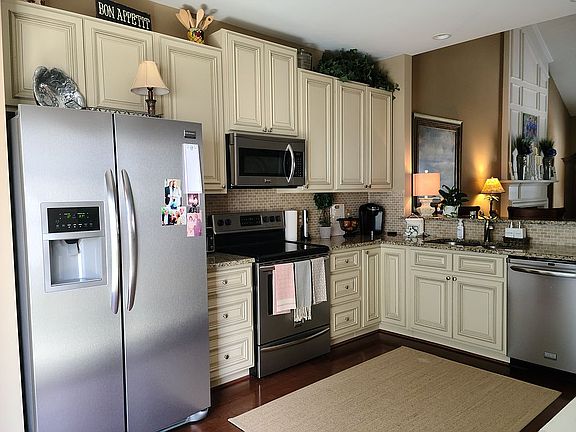 4th image of 8232 Gossomer Bay Dr
