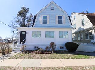 10 Park St, New London, CT 06320