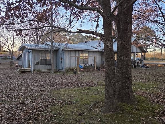 3rd image of 907 Moss St