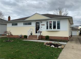 30324 Arnold Rd, Willowick, OH 44095