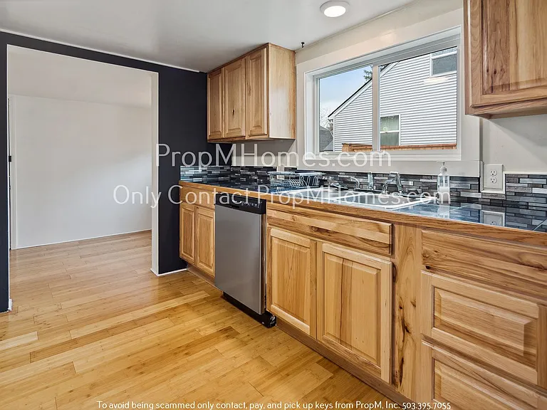 6135 SE Henderson St — Photo 5