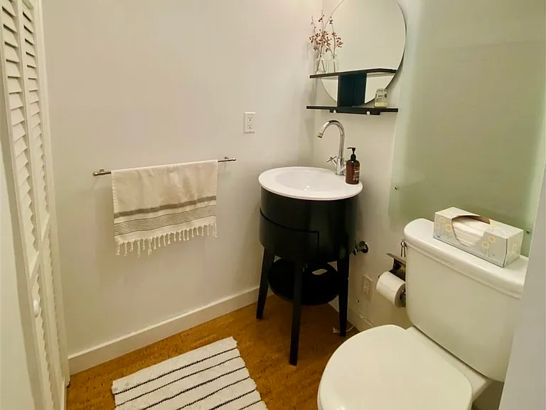 222 Bloomfield St #6R — Photo 14