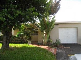 6608 Evergreen Dr, Miramar, FL 33023