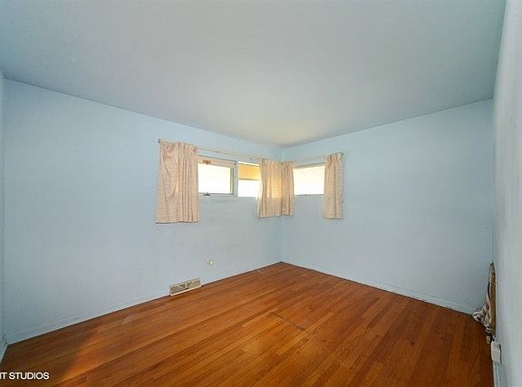 5th image of 4511 Grace St