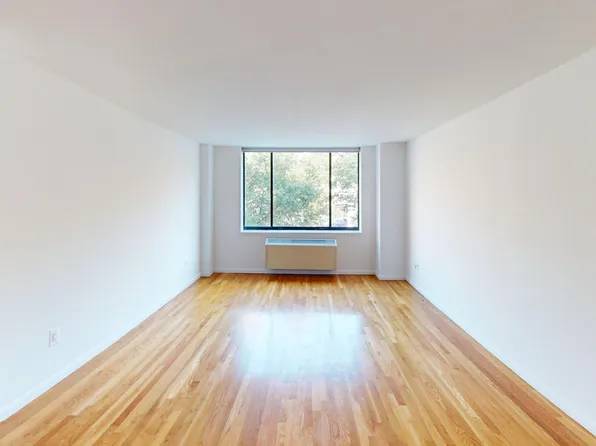 121 Reade Street image 1 of 15