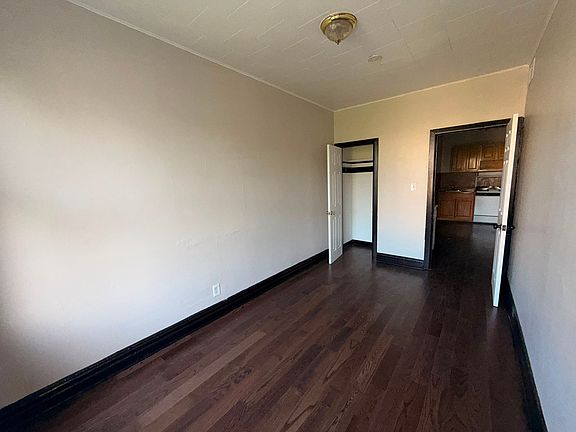 5th image of 241 Duncan Ave #1E