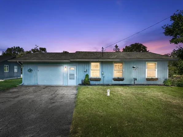 2891 Loehrs Landing Dr, Hastings, MI 49058